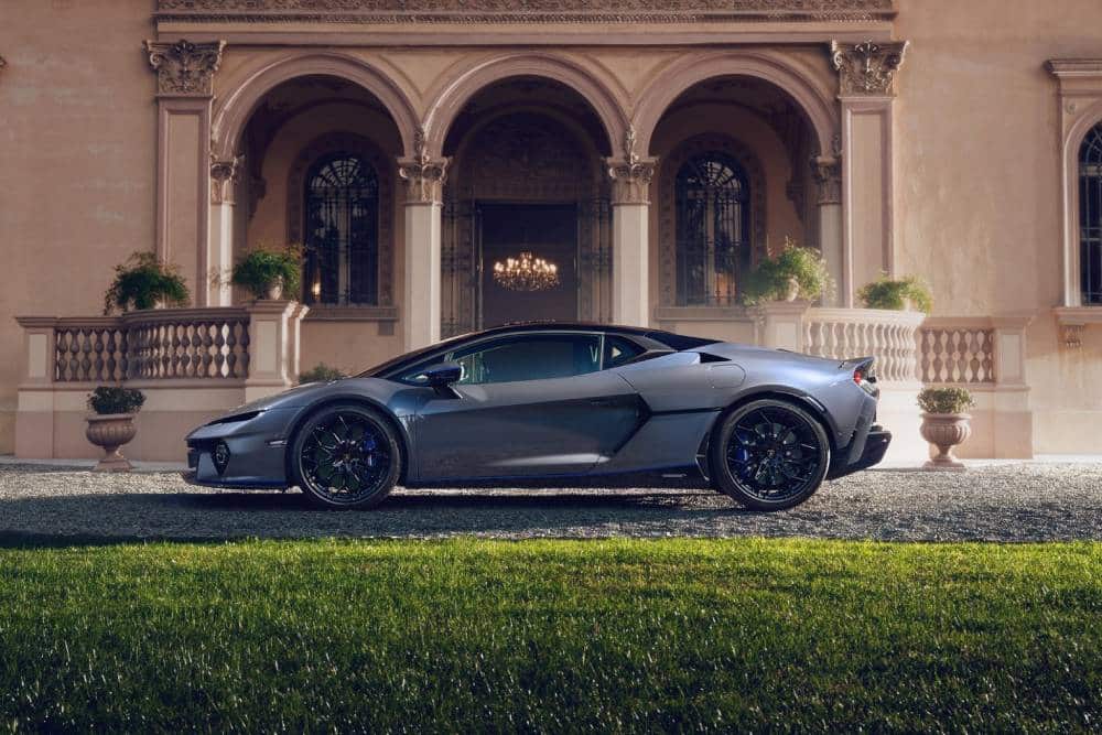 https://autogreeknews.gr/wp-content/uploads/2025/08/lamborghini-temerario-ad-personam-makes-everyone-d-1.jpg
