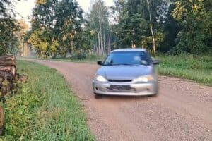 man-buys-old-honda-civic-and-it-s-pure-rust-bucket (1)