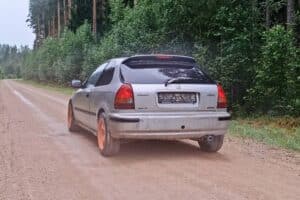 man-buys-old-honda-civic-and-it-s-pure-rust-bucket