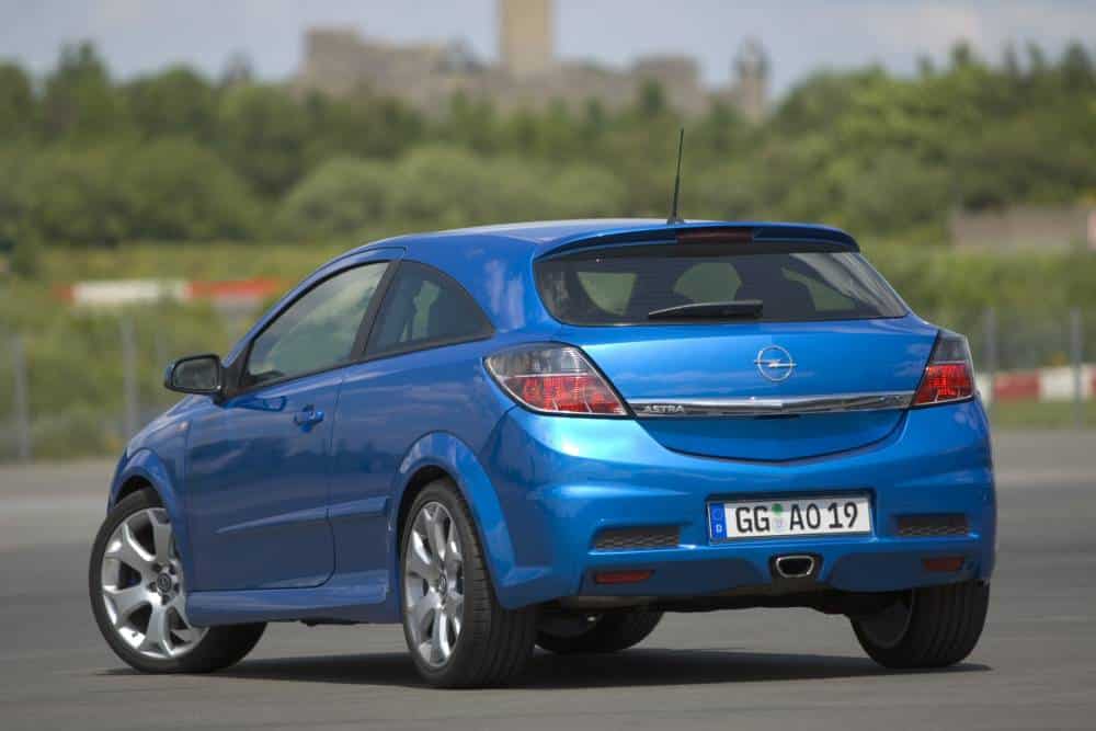 https://autogreeknews.gr/wp-content/uploads/2025/08/opel_astra_opc_7.jpg