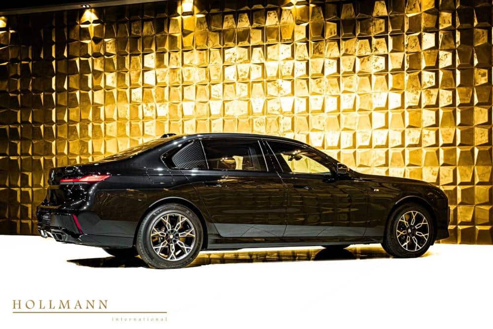 https://autogreeknews.gr/wp-content/uploads/2025/08/this-bmw-7-series-is-for-sale-and-makes-the-rolls-2.jpg
