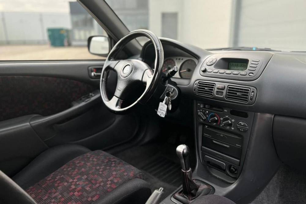 https://autogreeknews.gr/wp-content/uploads/2025/08/toyota-corolla-g6-interior.jpg