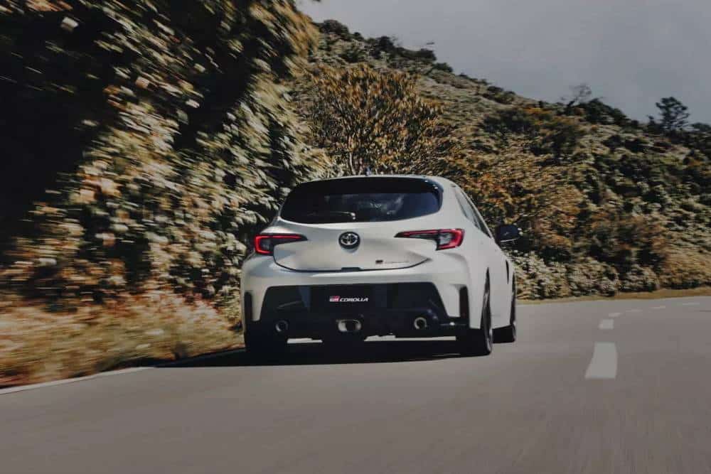 https://autogreeknews.gr/wp-content/uploads/2025/09/2026-Toyota-GR-Corolla-Japan-10-2048x1366-1.jpg