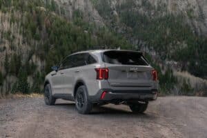 2026-kia-sorento-rolls-out-with-more-standard-equi (4)