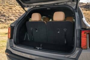 2026-kia-sorento-rolls-out-with-more-standard-equi (7)