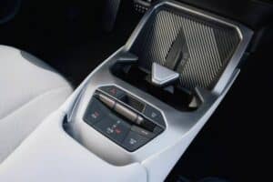 BMW-iX3-52-2048×1366