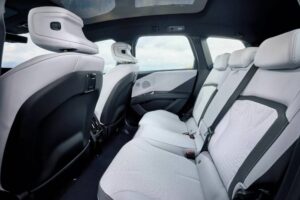 BMW-iX3-55-2048×1366