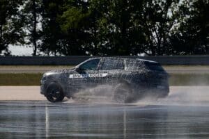 BMW-iX5-Hydrogen-(2)