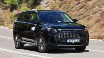 Δοκιμή DFSK E5 DE-i PHEV 250 PS