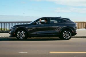 FORD-MUSTANG-MACH-E_01