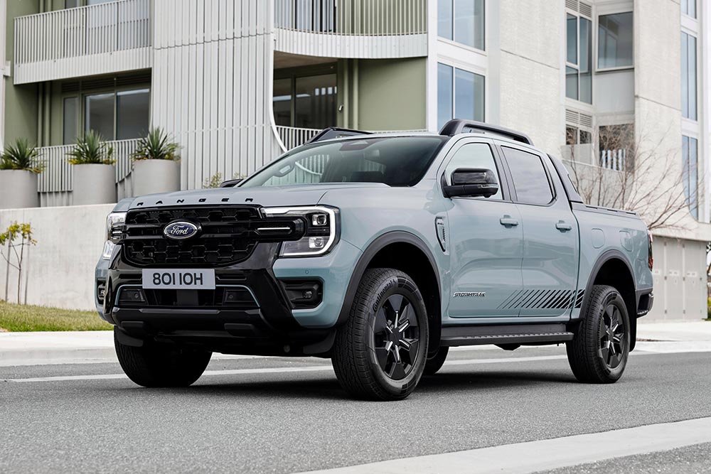https://autogreeknews.gr/wp-content/uploads/2025/09/FORD-RANGER-PHEV_01.jpg