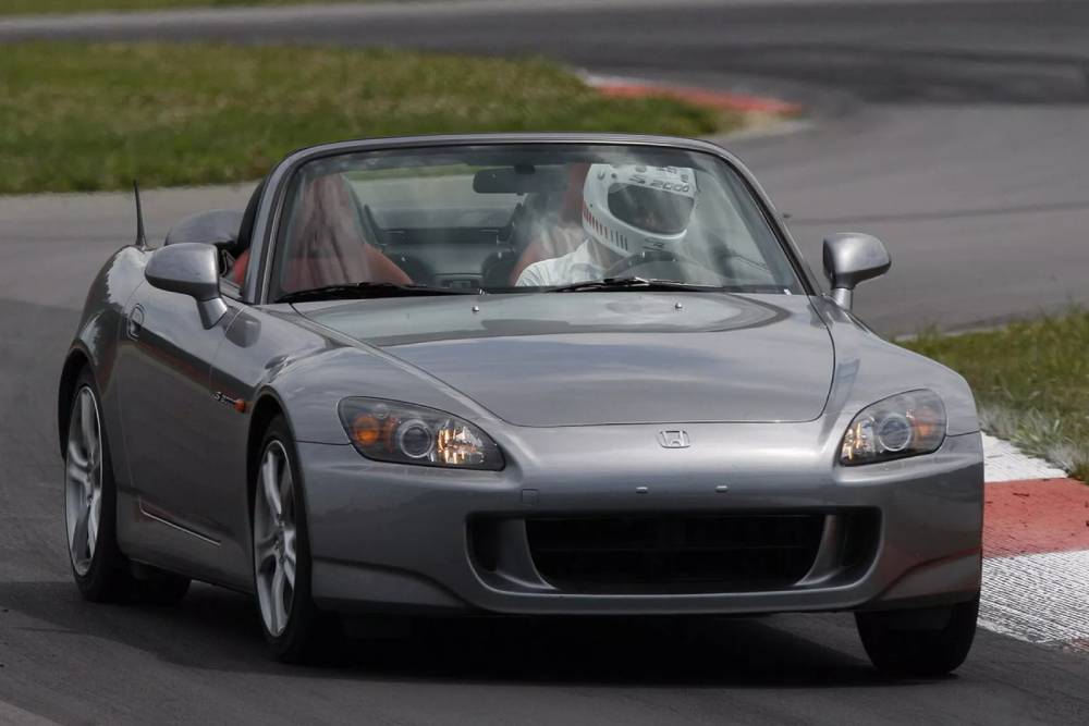 https://autogreeknews.gr/wp-content/uploads/2025/09/Honda-S2000-2008-HD-8ebd85cf1c026743a9448c70d1f4a0.jpg