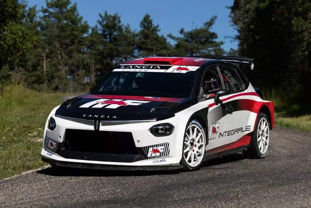 https://autogreeknews.gr/wp-content/uploads/2025/09/Lancia-Ypsilon-Rally2-HF-Integrale-4-2048x1366-1.jpg