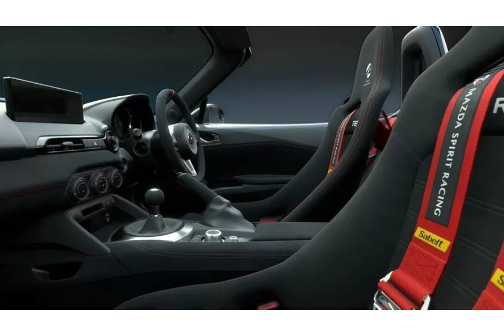https://autogreeknews.gr/wp-content/uploads/2025/09/Mazda-Spirit-Racing-MX-5-12R-Gran-Turismo-7-117.jpg