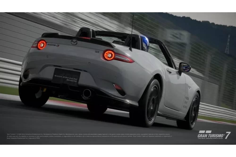 https://autogreeknews.gr/wp-content/uploads/2025/09/Mazda-Spirit-Racing-MX-5-12R-Gran-Turismo-7-3.jpg