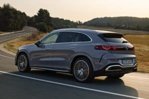 Mercedes-Benz-GLC-2025-(4)