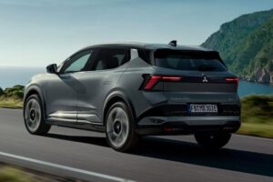 Mitsubishi-Eclipse-Cross-2025-2