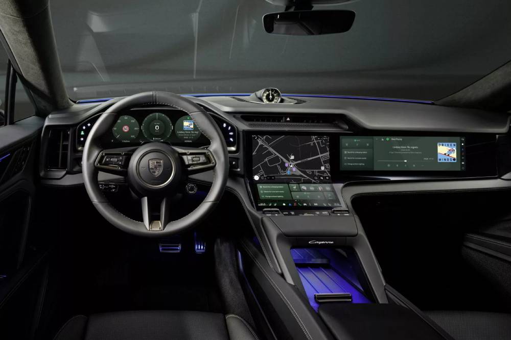 https://autogreeknews.gr/wp-content/uploads/2025/09/New-Porsche-Cayenne-Electric-Interior-2-2048x1317-1.jpg