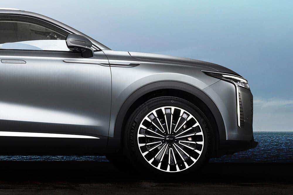 Στην Ελλάδα το νέο SUV των 605 PS που καίει 0,2 λτ.