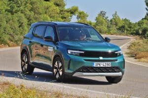 Opel-Frotnera-2025-strofi