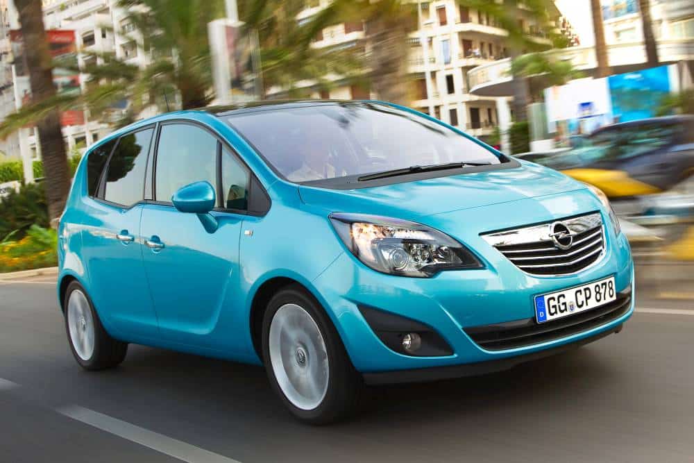 https://autogreeknews.gr/wp-content/uploads/2025/09/OpelMeriva-2.jpg