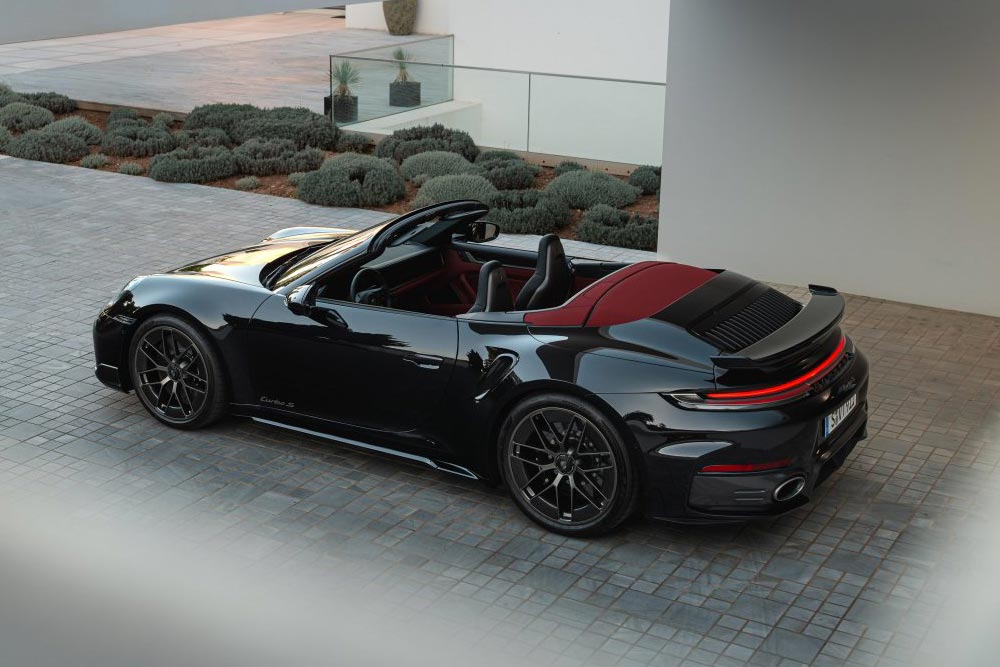 https://autogreeknews.gr/wp-content/uploads/2025/09/Porsche-911-Turbo-S-11.jpg