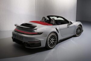 Porsche-911-Turbo-S-(3)