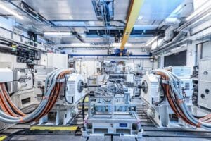 Porsche-Cayenne-Electric-Prototype-(3)