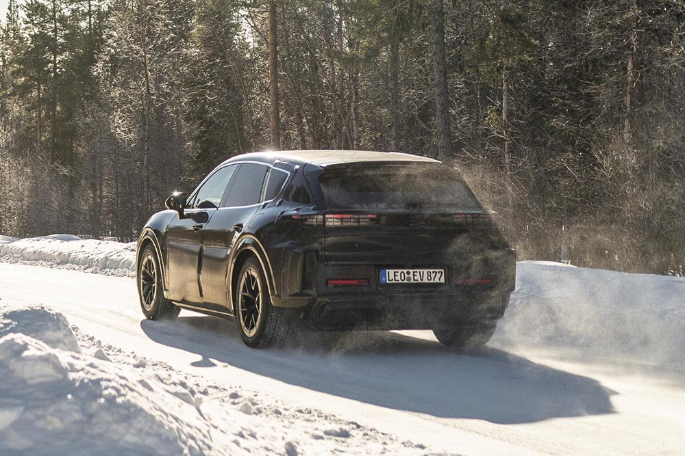 https://autogreeknews.gr/wp-content/uploads/2025/09/Porsche-Cayenne-Electric-Prototype-5.jpg