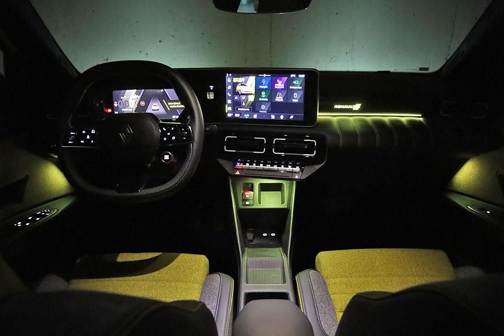 https://autogreeknews.gr/wp-content/uploads/2025/09/Renault-5-E-Tech-interior-1.jpg