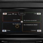 Suzuki-Vitara-2015-infotainment