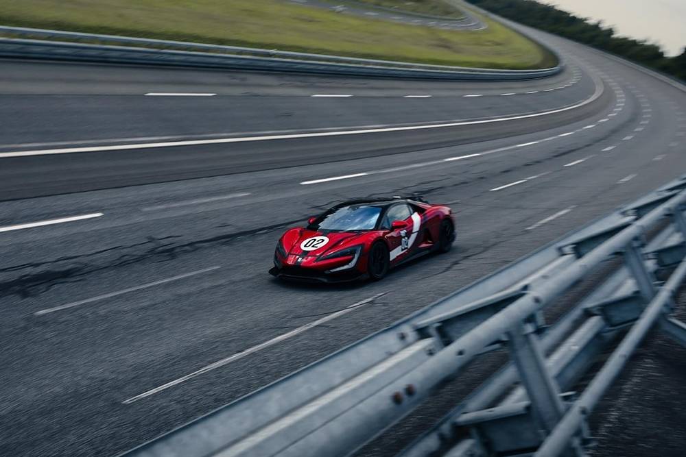 Ρεκόρ ταχύτητας η BYD και τέζα η Bugatti (+video)