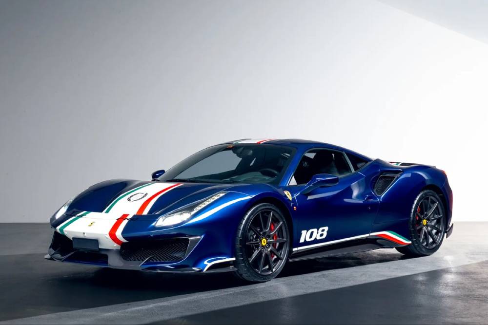 https://autogreeknews.gr/wp-content/uploads/2025/09/ferrari-488-pista-piloti-for-sale.jpg