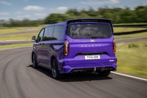 ford-e-tourneo-custom-ms-rt-gets-a-racy-face-not-a (1)