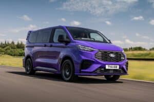 ford-e-tourneo-custom-ms-rt-gets-a-racy-face-not-a (2)