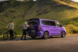 ford-e-tourneo-custom-ms-rt-gets-a-racy-face-not-a (4)