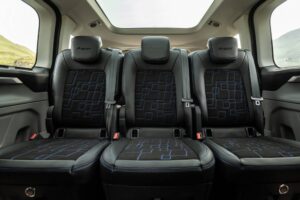 ford-e-tourneo-custom-ms-rt-gets-a-racy-face-not-a (7)