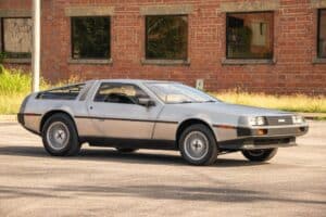 he-bought-a-delorean-drove-600-miles-is-now-sellin (3)
