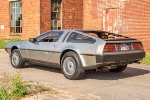 he-bought-a-delorean-drove-600-miles-is-now-sellin (4)