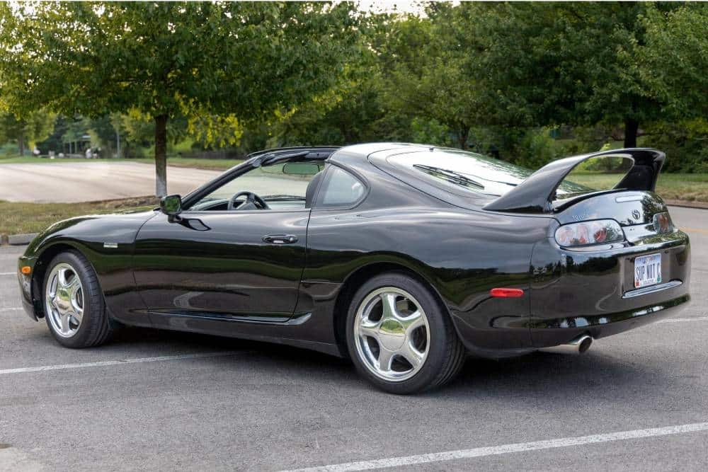 https://autogreeknews.gr/wp-content/uploads/2025/09/man-moves-sells-his-1997-toyota-supra-for-an-unbel-2.jpg