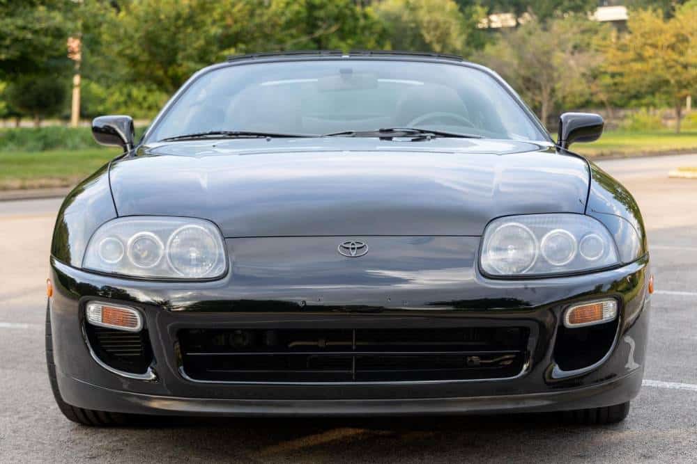 https://autogreeknews.gr/wp-content/uploads/2025/09/man-moves-sells-his-1997-toyota-supra-for-an-unbel-3.jpg