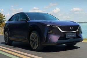 mazda ez-60 premiere 05