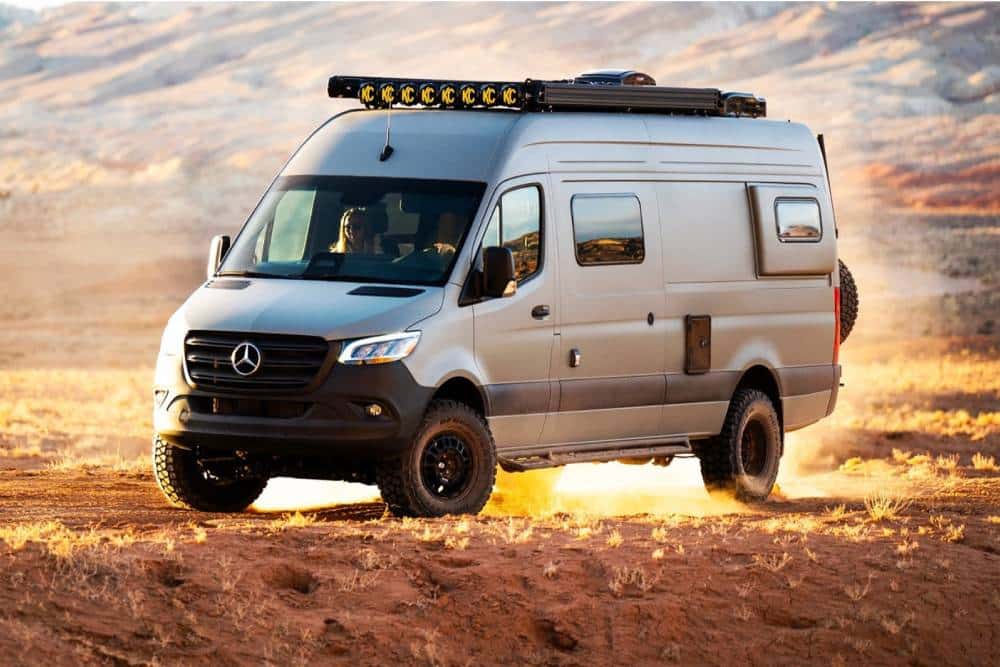https://autogreeknews.gr/wp-content/uploads/2025/09/rossmonster-mercedes-sprinter-1.jpg
