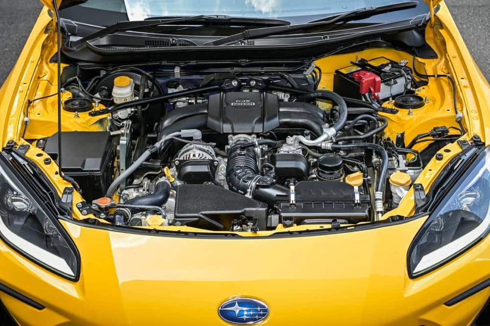 https://autogreeknews.gr/wp-content/uploads/2025/09/subaru-brz-yellow-06.jpg