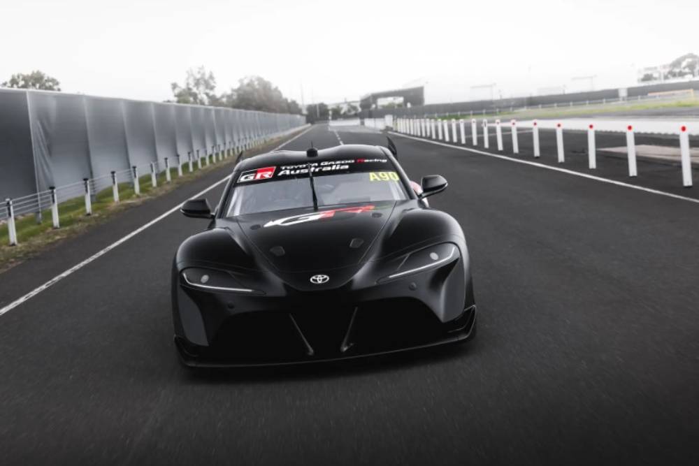 https://autogreeknews.gr/wp-content/uploads/2025/09/toyota-supra-v8-06.jpg