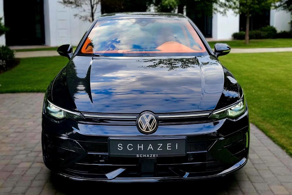 https://autogreeknews.gr/wp-content/uploads/2025/10/2025-VW-Golf-R-Black-Edition-SCHAZEI-2.jpg