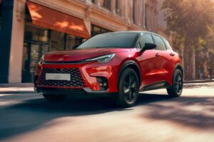 2025-lexus-lbx-vibrant-edition-gallery-01-1920×108