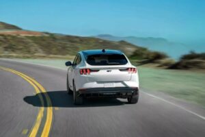 2026-Ford-Mustang-Mach-E-GT-California-Special-101 (3)