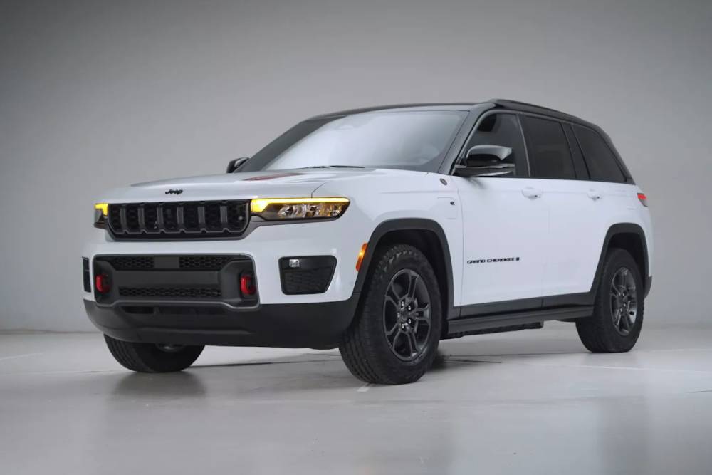 https://autogreeknews.gr/wp-content/uploads/2025/10/2026-Jeep-Grand-Cherokee-1027-9.jpg