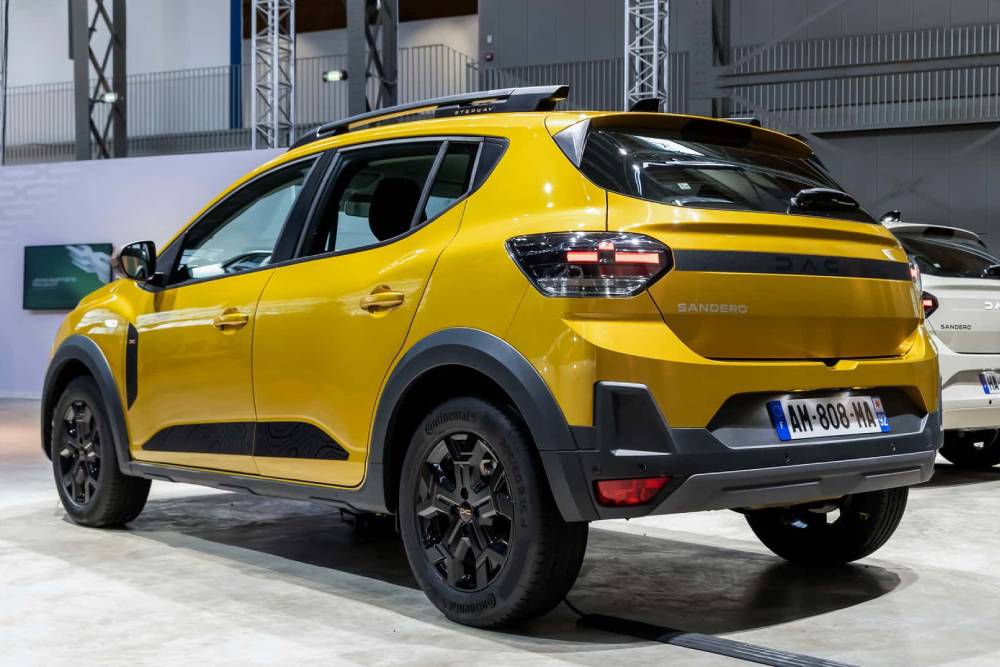 https://autogreeknews.gr/wp-content/uploads/2025/10/2026-dacia-sandero-stepway-5.jpg